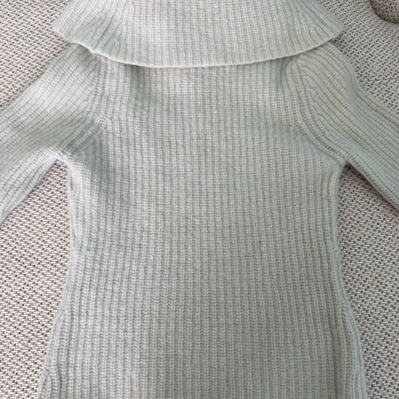 ReitmansTurtleneck sweater - Picture 2 of 4